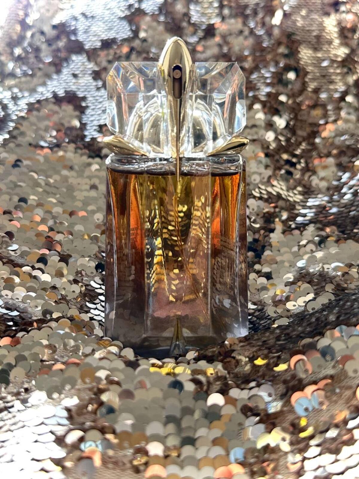 عطر ادکلن اِیلیِن آکوآ شیک موگلر - Alien Aqua Chic Mugler - بررسی، قیمت و خرید