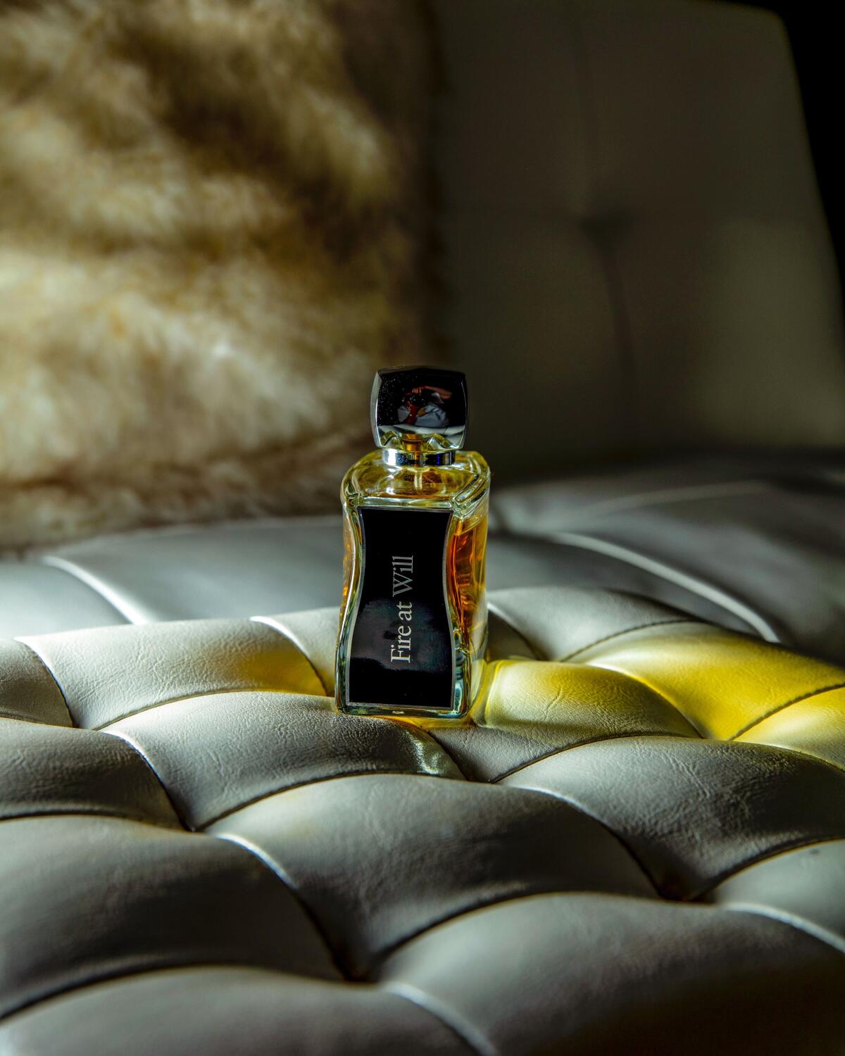 عطر ادکلن فایر ات ویل ژووی پاریس - Fire At Will Jovoy Paris - بررسی، قیمت و خرید