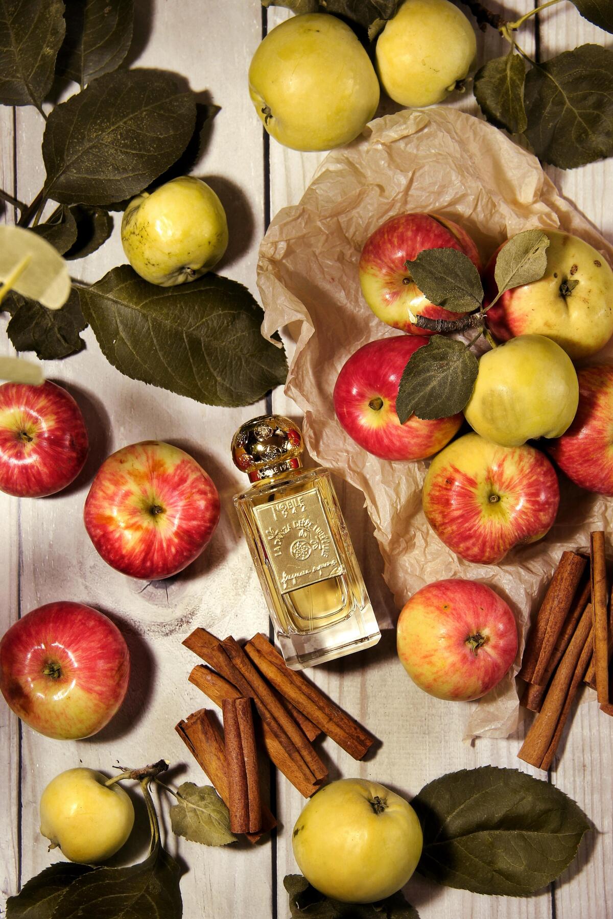 عطر ادکلن لادانزا دل لیبلولی نوبیل ۱۹۴۲ - La Danza delle Libellule Nobile 1942 - بررسی، قیمت و خرید