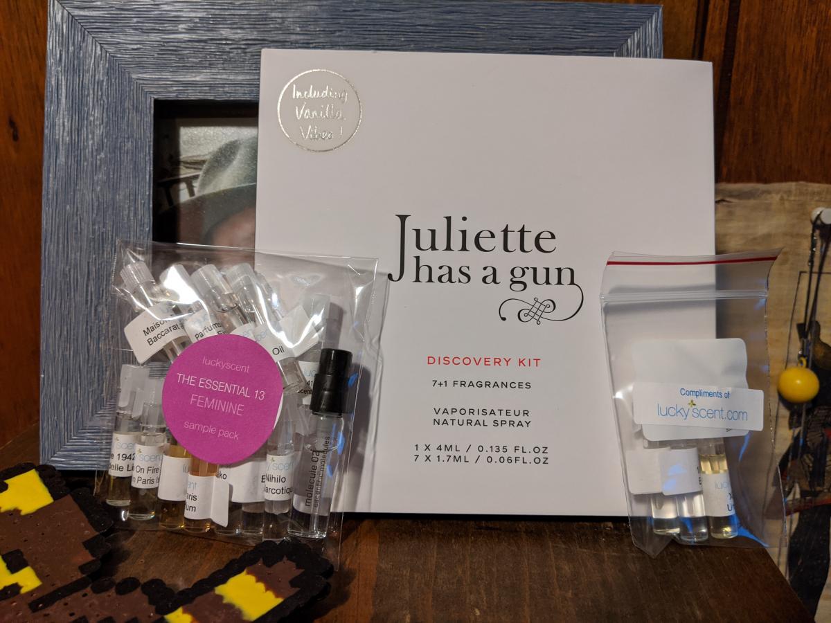 عطر ادکلن انیوی جولیت هز ای گان - Anyway Juliette Has A Gun - بررسی، قیمت و خرید