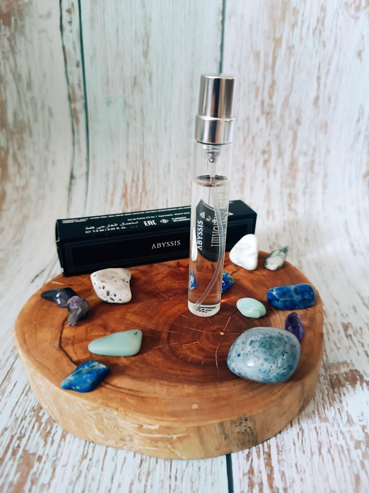 عطر ادکلن ابیسیس له لیکید ایمجینر - Abyssis Les Liquides Imaginaires - بررسی، قیمت و خرید