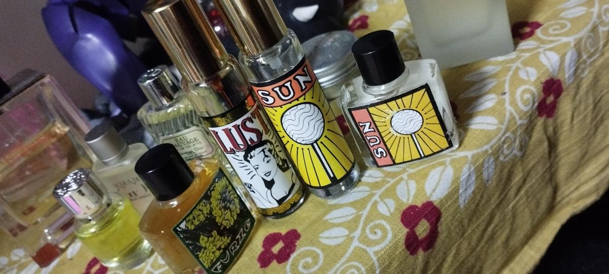 عطر ادکلن سان لاش - Sun Lush - بررسی، قیمت و خرید