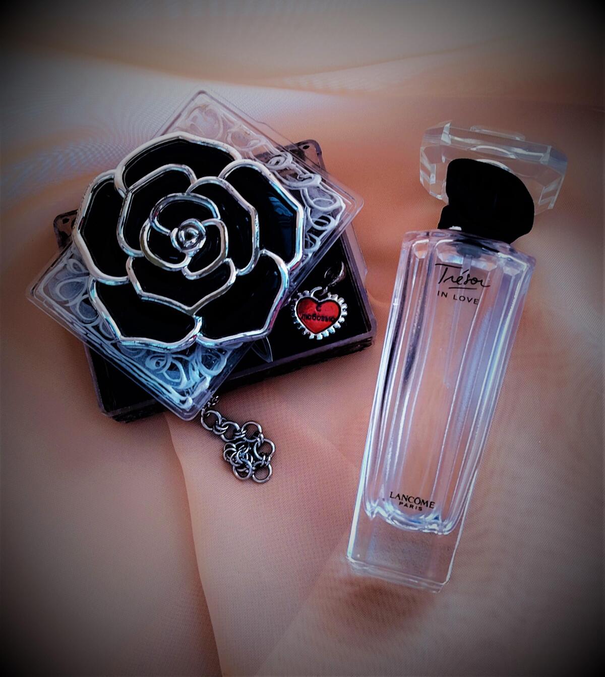 عطر ادکلن ترزور این لاو لانکوم - Tresor In Love Lancôme - بررسی، قیمت و خرید
