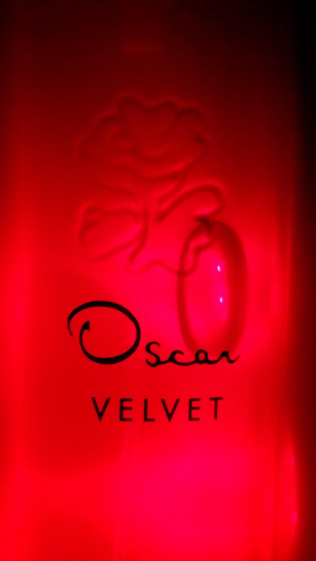 عطر ادکلن اسکار ولوت اسکار د لا رنتا - Oscar Velvet Oscar de la Renta - بررسی، قیمت و خرید