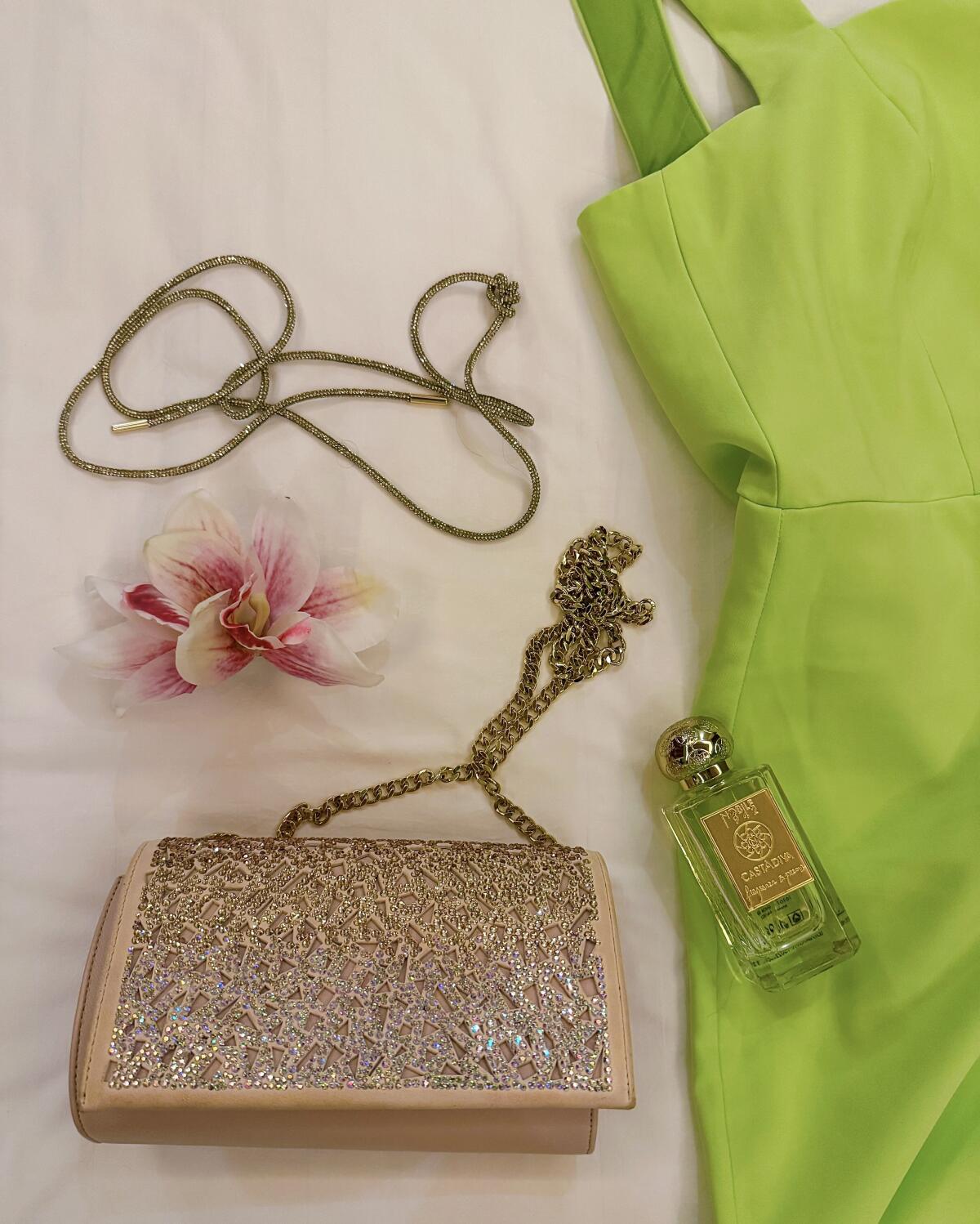 عطر ادکلن کاستا دیوا نوبیل ۱۹۴۲ - Casta Diva Nobile 1942 - بررسی، قیمت و خرید