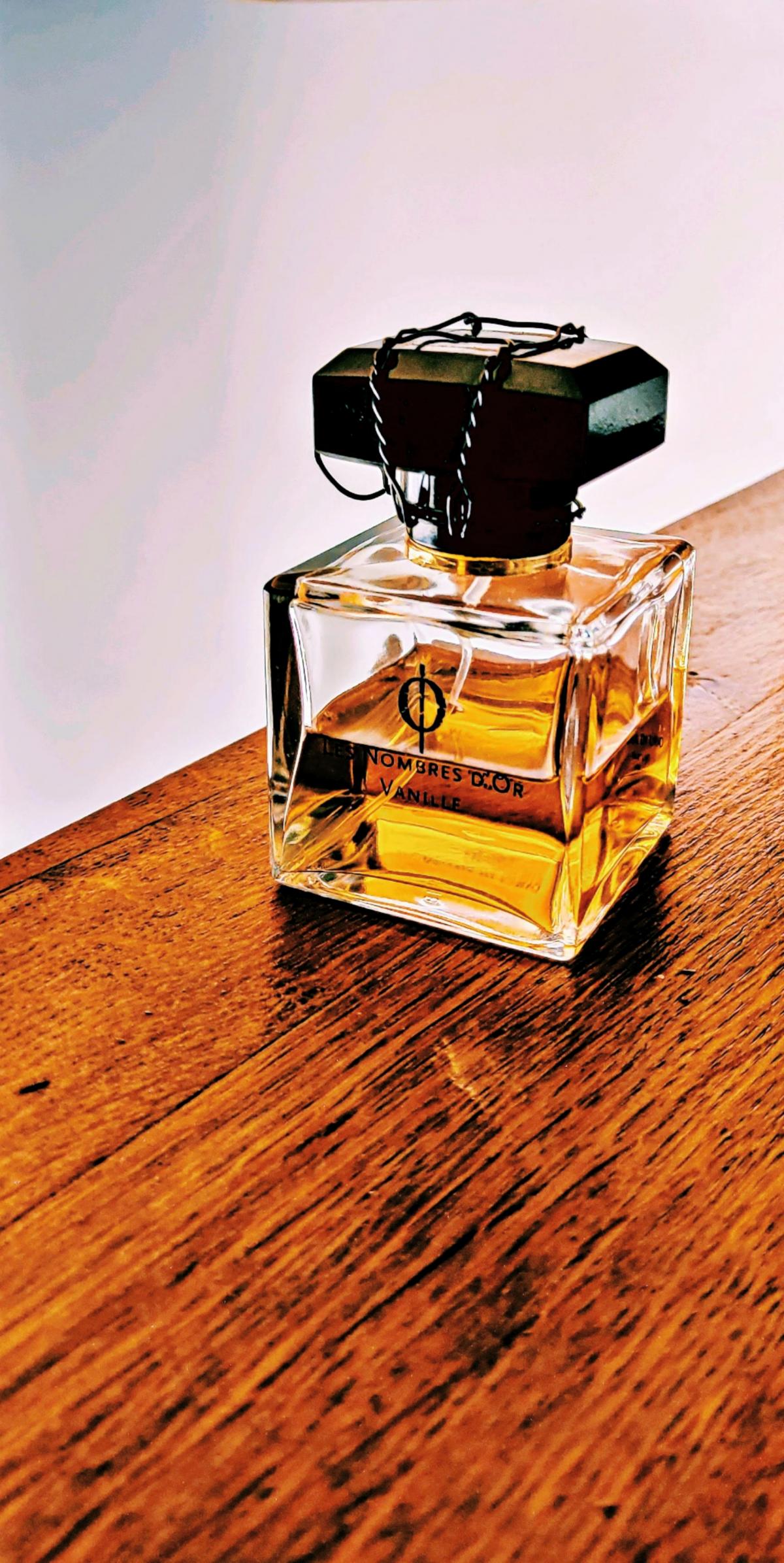 عطر ادکلن وانیل مونا دی اوریو - Vanille Mona di Orio - بررسی، قیمت و خرید