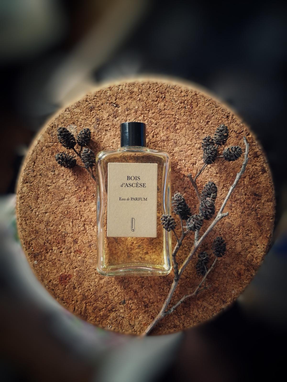 عطر ادکلن بوا داسز نایومی گودسیر - Bois d'Ascese Naomi Goodsir - بررسی، قیمت و خرید