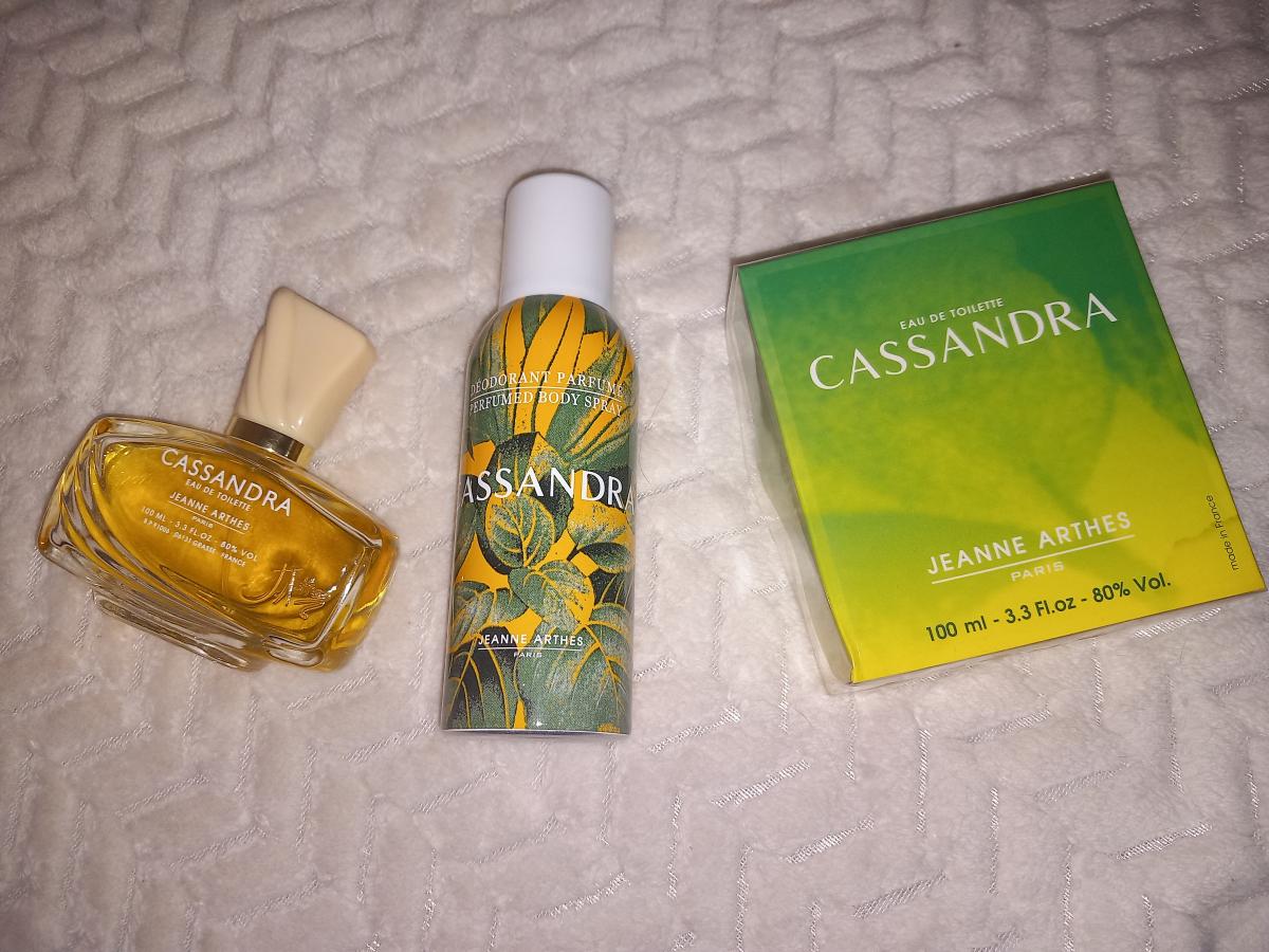 عطر ادکلن کاساندرا ژان آرته‌س - Cassandra Jeanne Arthes - بررسی، قیمت و خرید