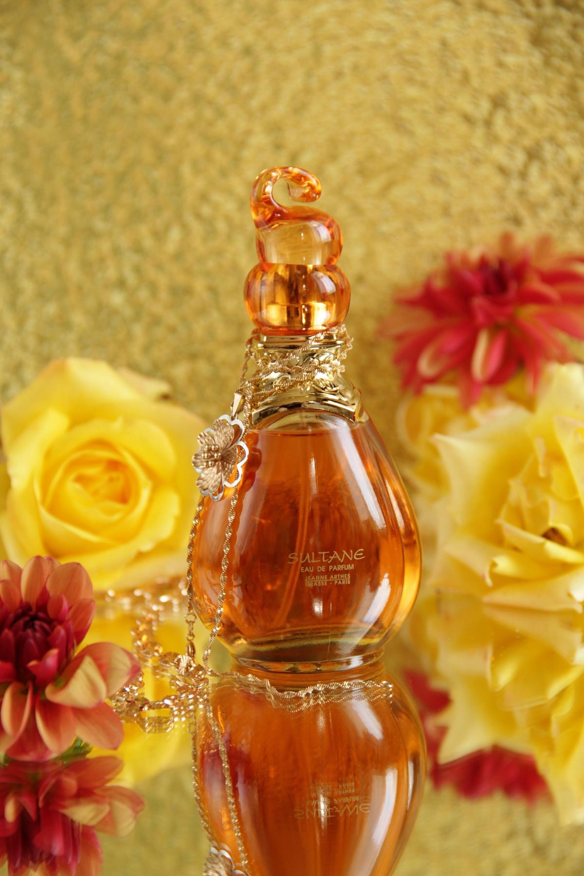 عطر ادکلن سلطان ژان آرته‌س - Sultane Jeanne Arthes - بررسی، قیمت و خرید