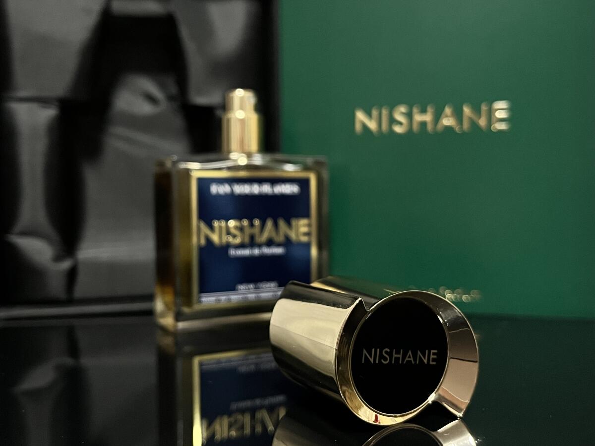 عطر ادکلن فن یور فلیمز نیشانه - Fan Your Flames Nishane - بررسی، قیمت و خرید