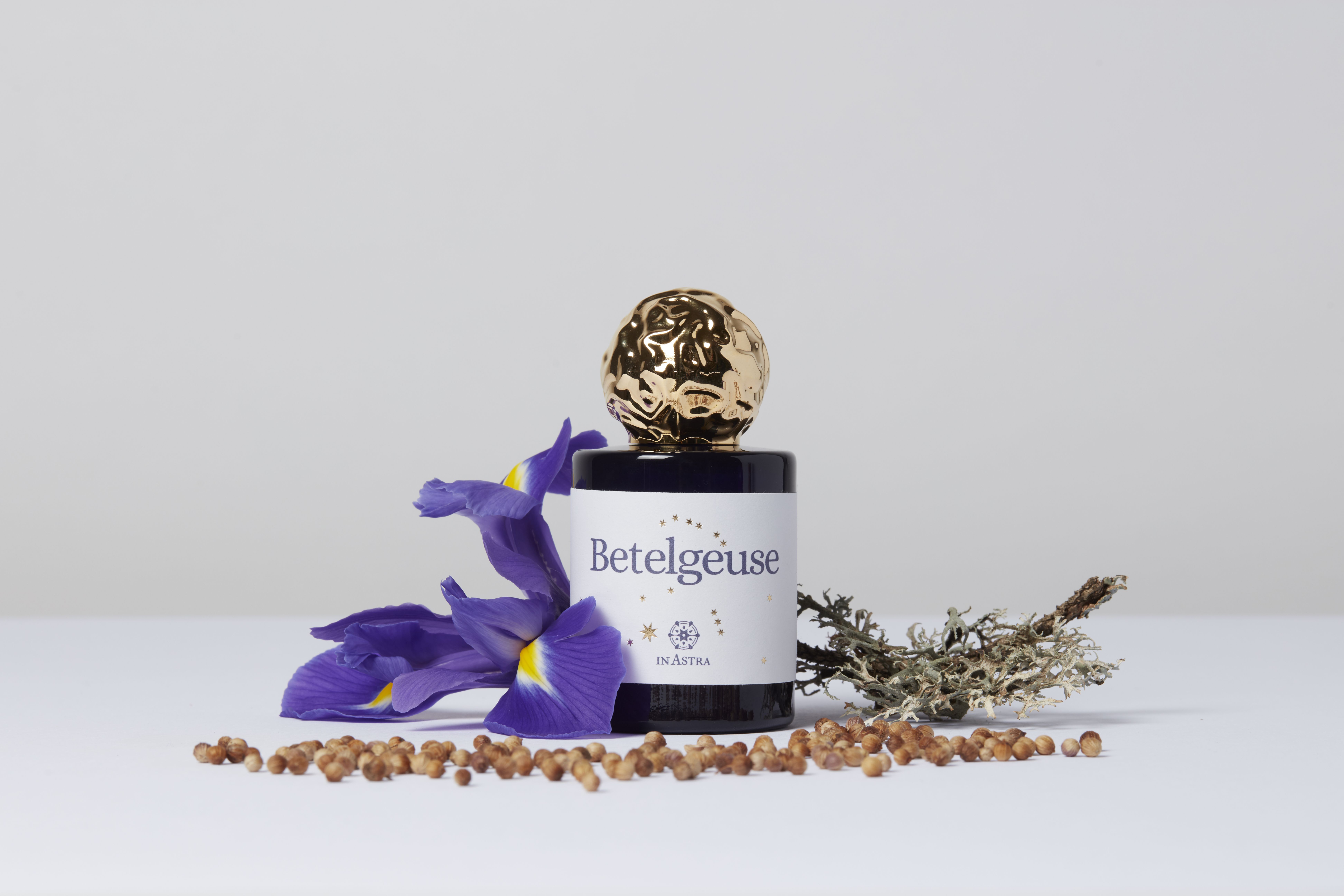 عطر ادکلن بِتیل‌جوس این استرا - Betelgeuse In Astra - بررسی، قیمت و خرید