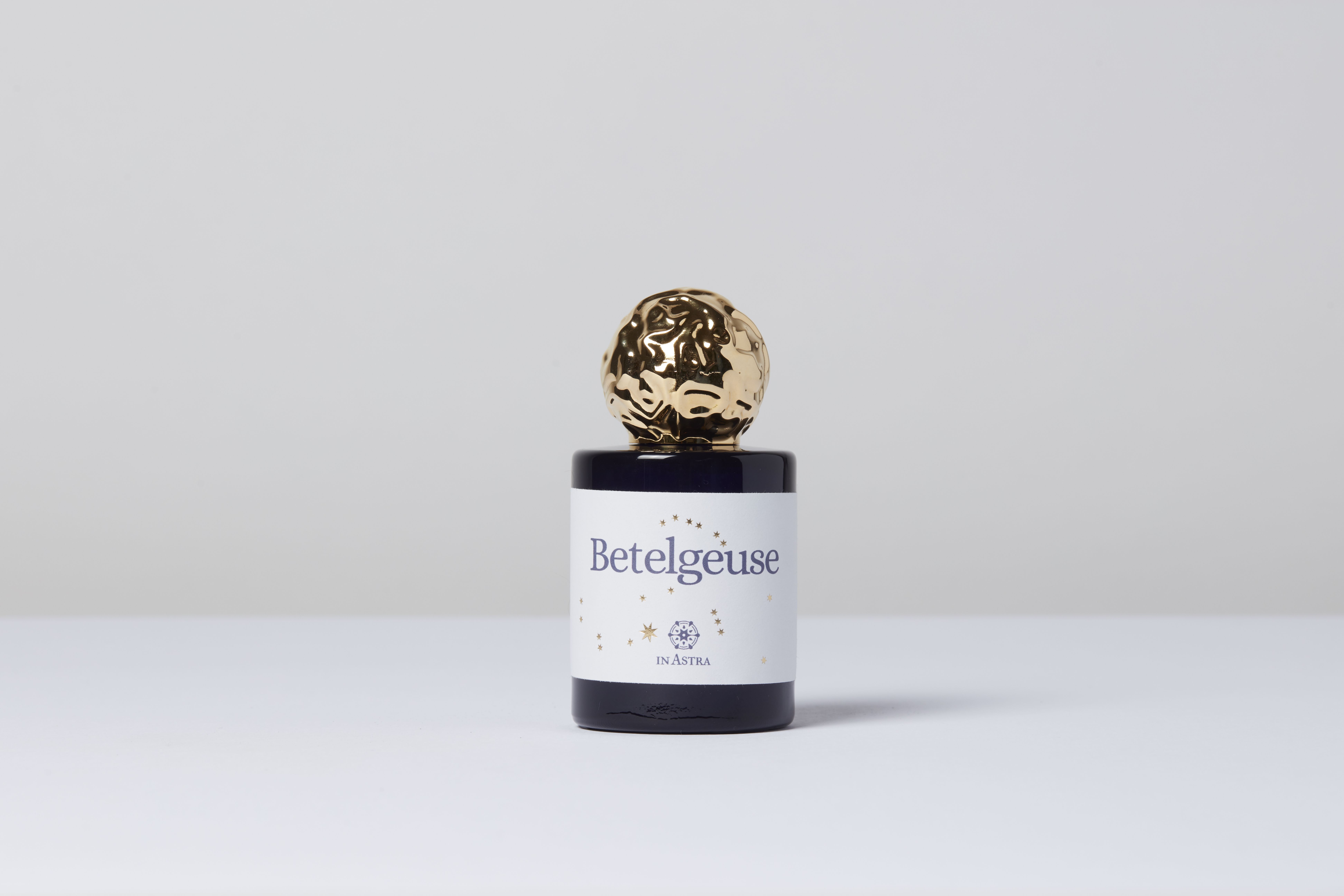 عطر ادکلن بِتیل‌جوس این استرا - Betelgeuse In Astra - بررسی، قیمت و خرید