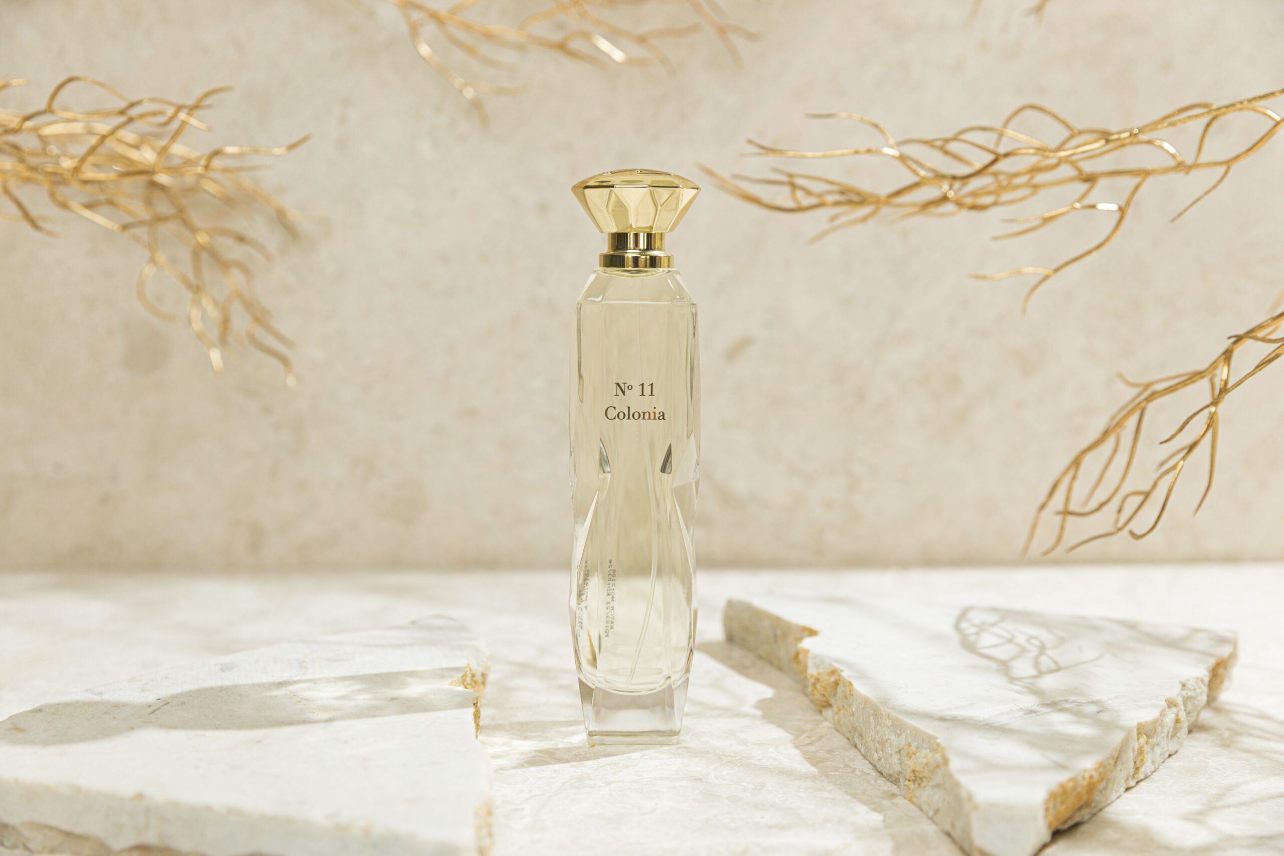 عطر ادکلن کلونیا نامبر الون مازان - Colonia No11 Mauzan - بررسی، قیمت و خرید