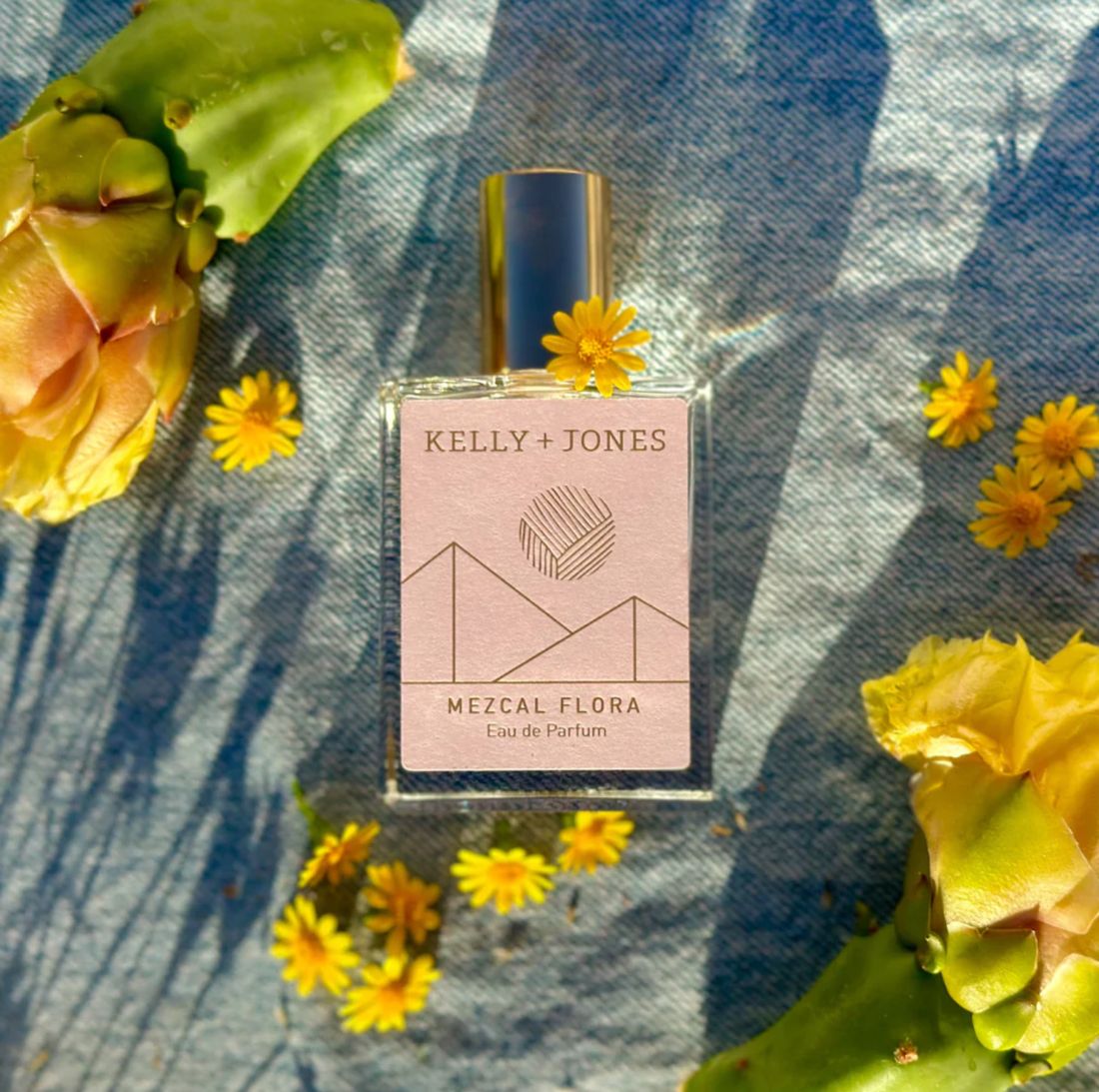 عطر ادکلن مزکل فلورا کِلی اَند جونز - Mezcal Flora Kelly & Jones - بررسی، قیمت و خرید