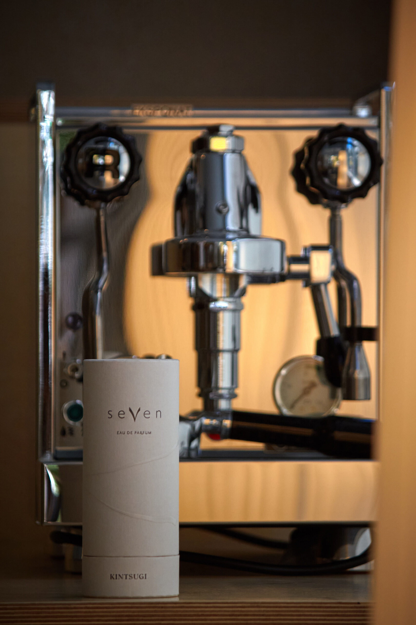 عطر ادکلن سون کینتسوگی - Seven Kintsugi - بررسی، قیمت و خرید