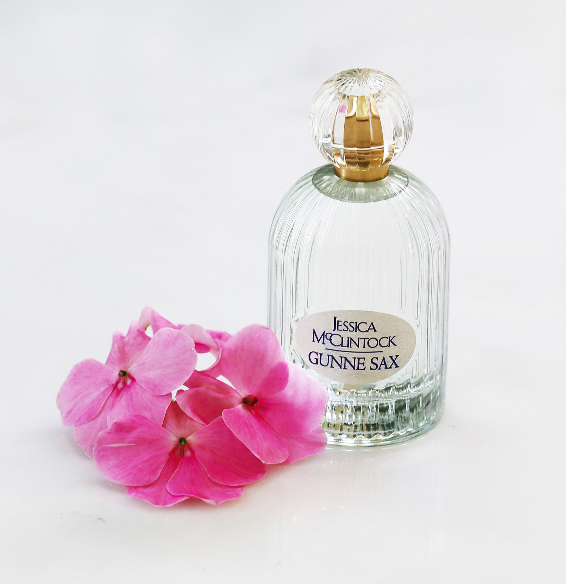 عطر ادکلن گان سکس جسیکا مک‌لینتاک - Gunne Sax Jessica McClintock - بررسی، قیمت و خرید