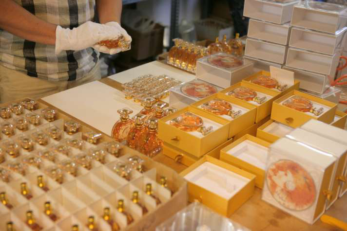 عطر ادکلن نوت آمبره می میکالف - Note Ambree M. Micallef - بررسی، قیمت و خرید