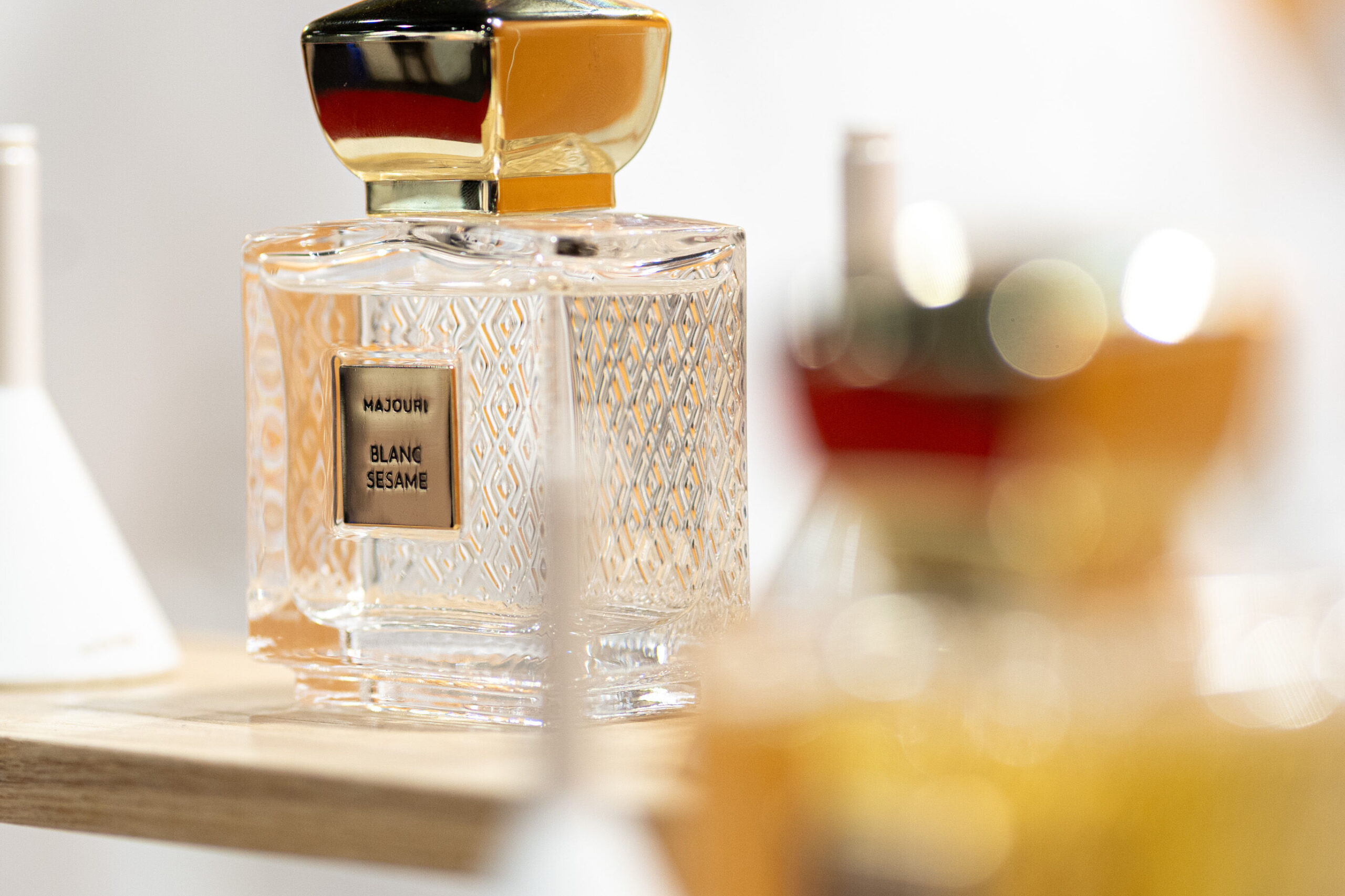 عطر ادکلن بلانک سسِم ماژوری - Blanc Sesame Majouri - بررسی، قیمت و خرید