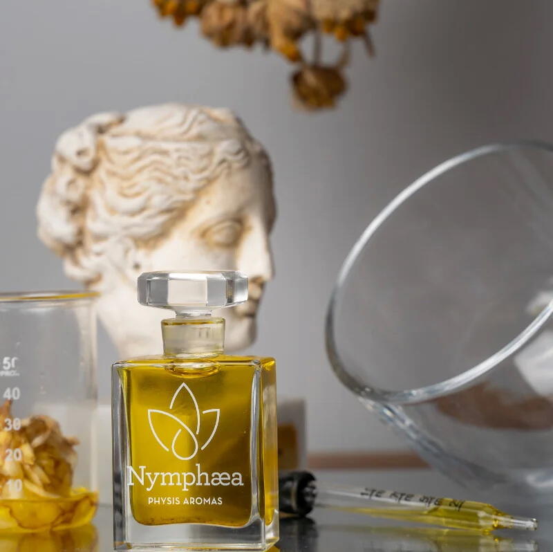 عطر ادکلن فلورا اورینتالیس نیلوفر - Flora Orientalis Nymphæa - بررسی، قیمت و خرید