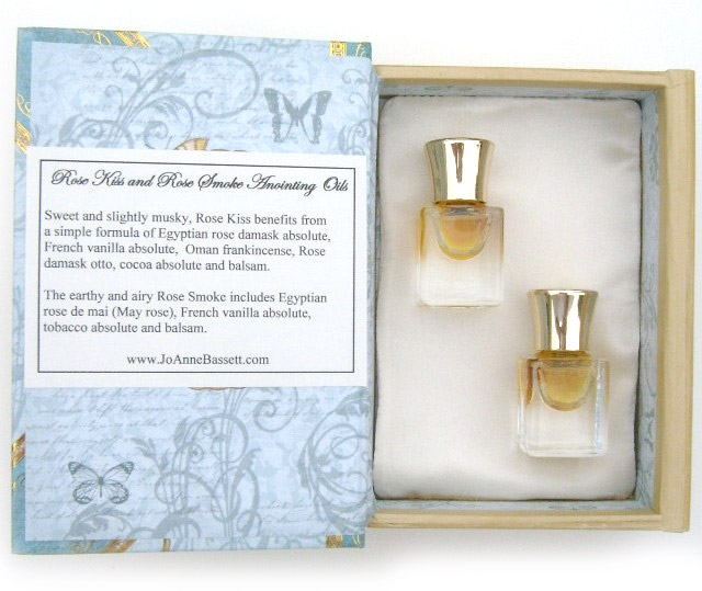 عطر ادکلن رز کیس جوآن بسِت - Rose Kiss JoAnne Bassett - بررسی، قیمت و خرید