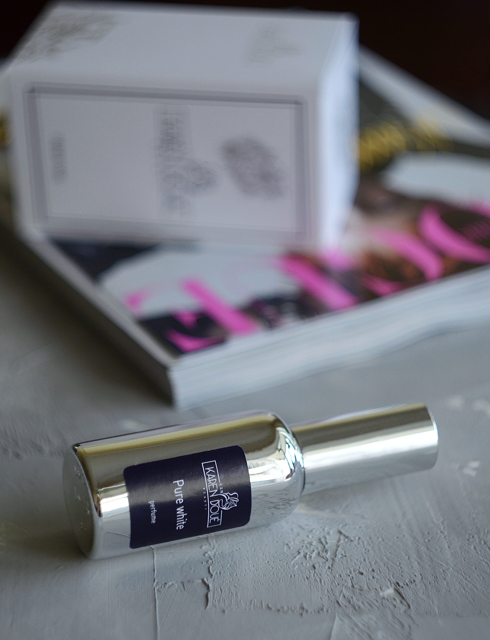 عطر ادکلن پیور وایت کارِن دوئه - Pure White Karen Doué - بررسی، قیمت و خرید