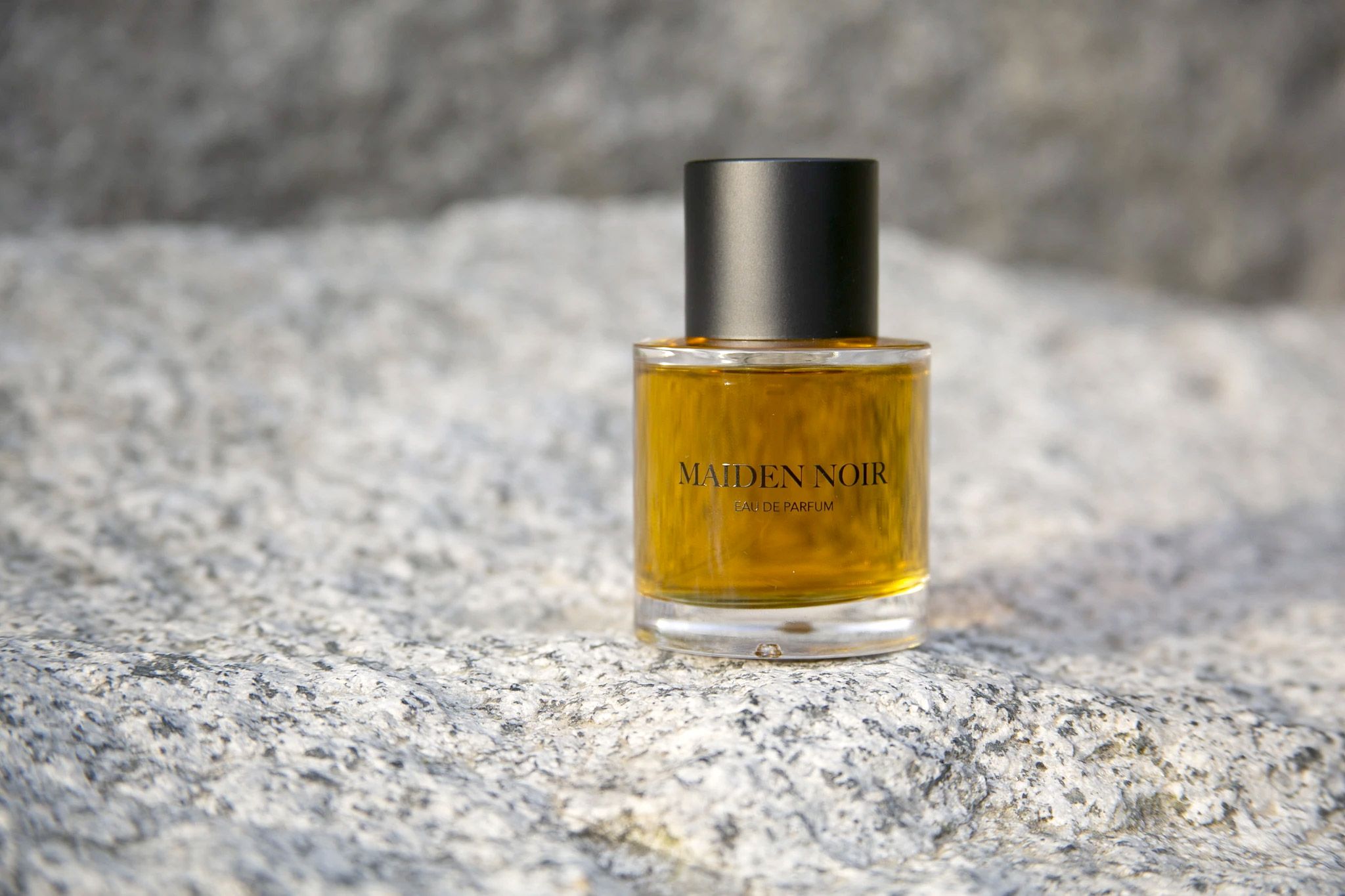 عطر ادکلن meyden noar مِیدِن نوآر - Maiden Noir Maiden Noir - بررسی، قیمت و خرید