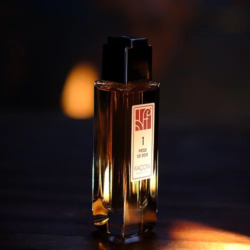 عطر ادکلن پیه ژ دو سوآ پرفیومز د فولوویل - Piege De Soie Parfums de Folleville - بررسی، قیمت و خرید