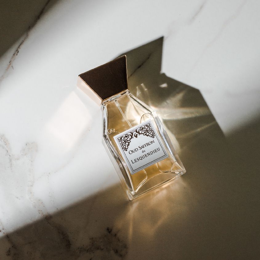 عطر ادکلن عود زعفران لسکندیو - Oud Saffron Lesquendieu - بررسی، قیمت و خرید