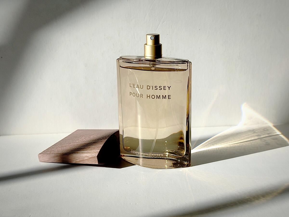 عطر ادکلن له اودیسه پور هوم وتیور ایسه میاکه - L’Eau d’Issey pour Homme Vetiver Issey Miyake - بررسی، قیمت و خرید