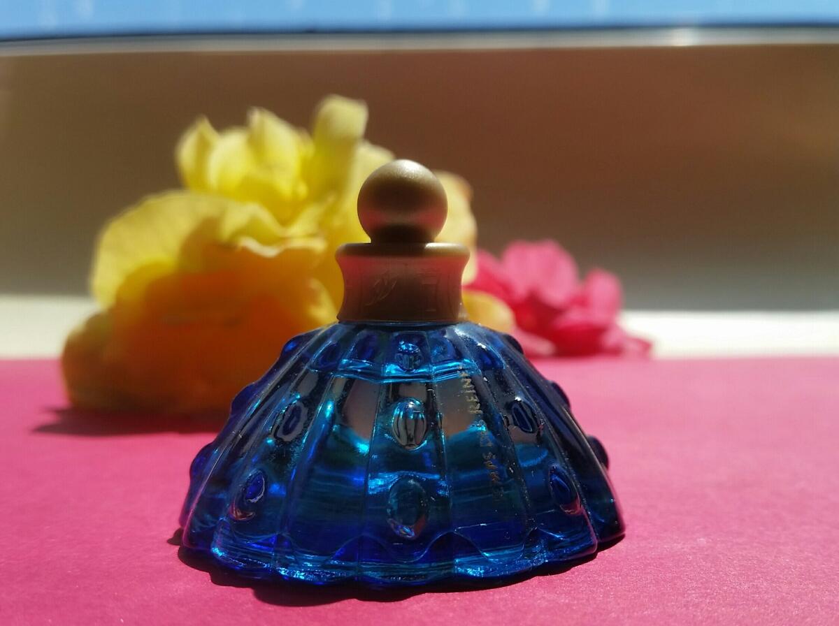 عطر ادکلن لُ تَمپ دُ رَن ایدی پارفومز - Le Temps de Reines ID Parfums - بررسی، قیمت و خرید