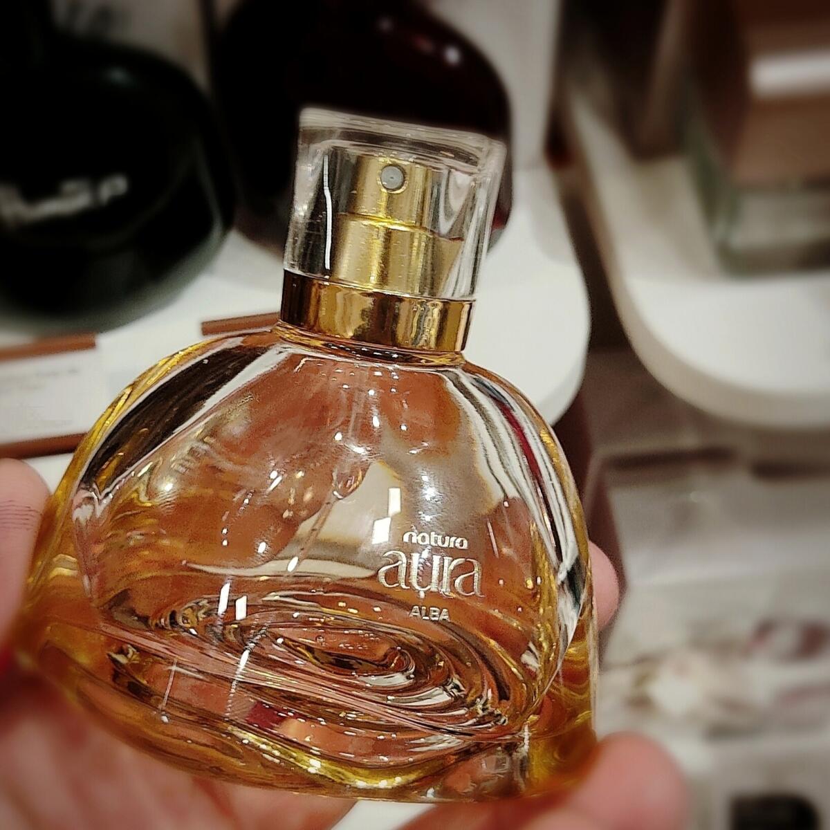 عطر ادکلن اُرا آلبا ناتورا - Aura Alba Natura - بررسی، قیمت و خرید