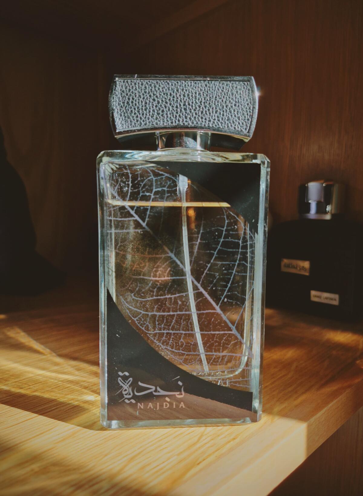 عطر ادکلن نجدیه لتافا پرفیومز - Najdia Lattafa Perfumes - بررسی، قیمت و خرید