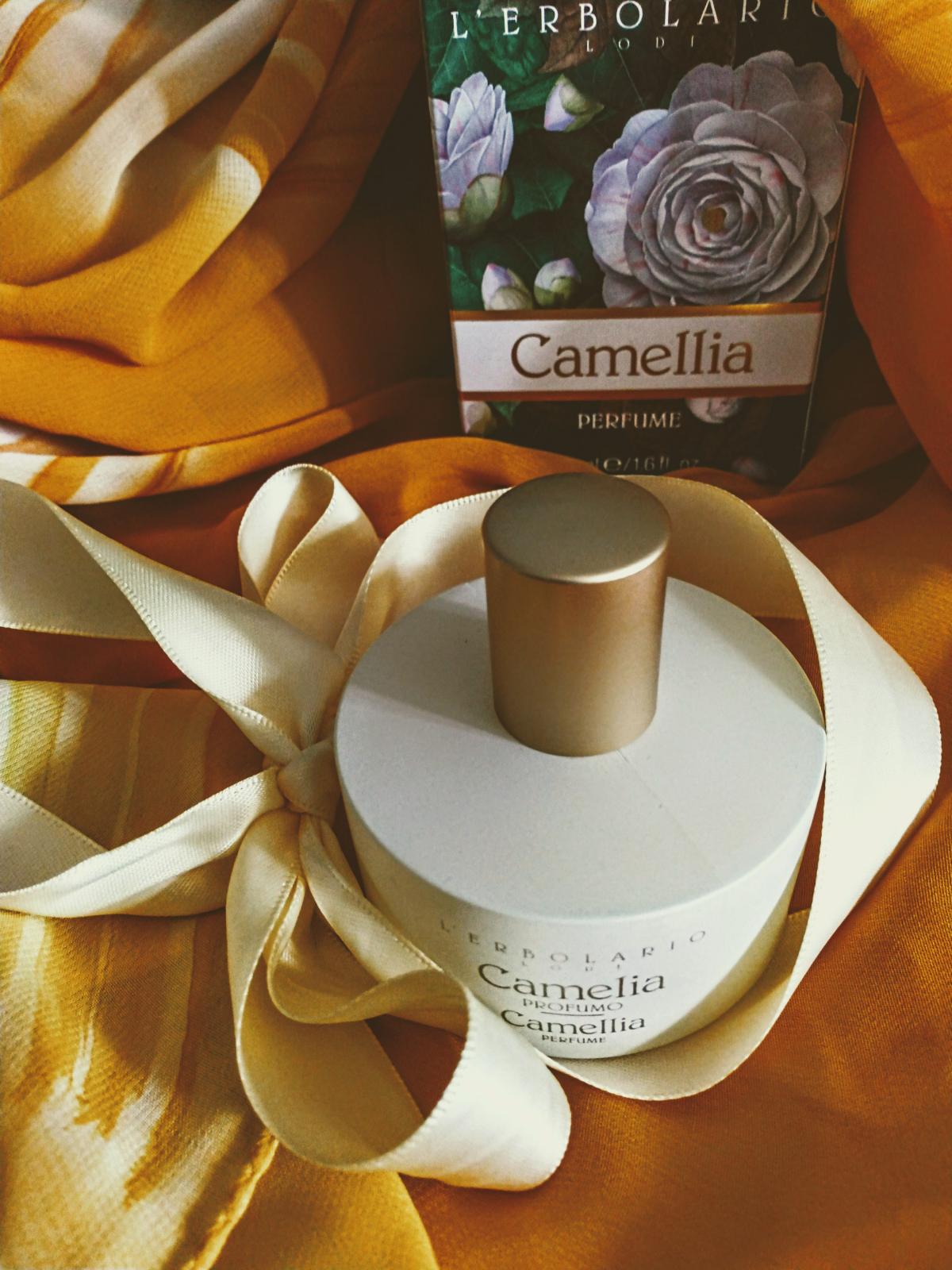 عطر ادکلن کامیلیا لربولاریو - Camelia L'Erbolario - بررسی، قیمت و خرید