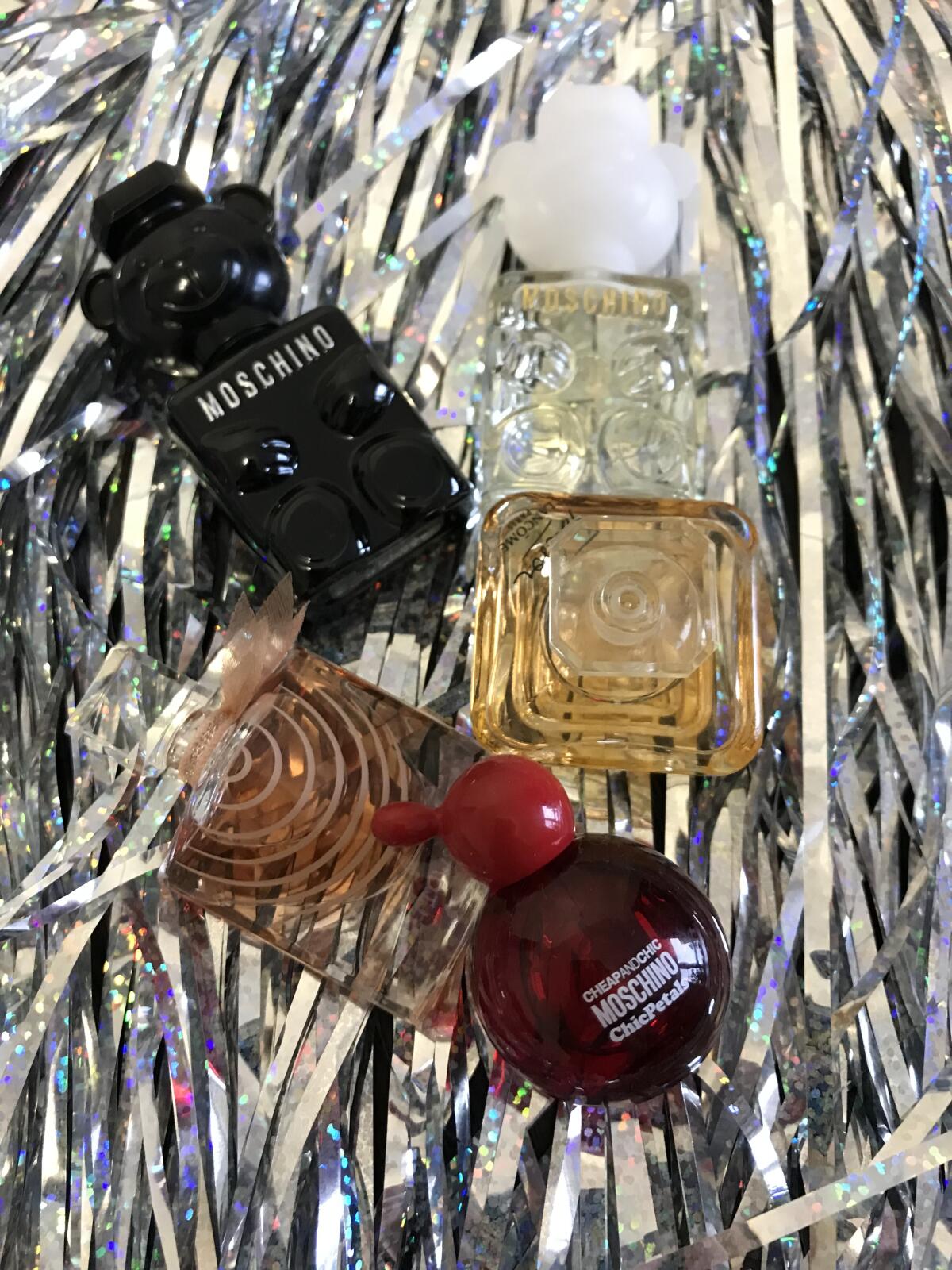 عطر ادکلن چیپ اند شیک شیک پتالز ماسکینو - Cheap & Chic Chic Petals Moschino - بررسی، قیمت و خرید