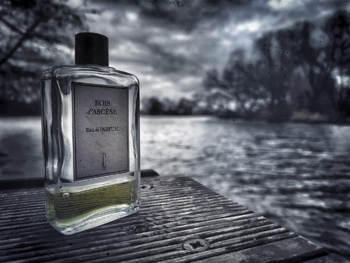 عطر ادکلن بوا داسز نایومی گودسیر - Bois d'Ascese Naomi Goodsir - بررسی، قیمت و خرید