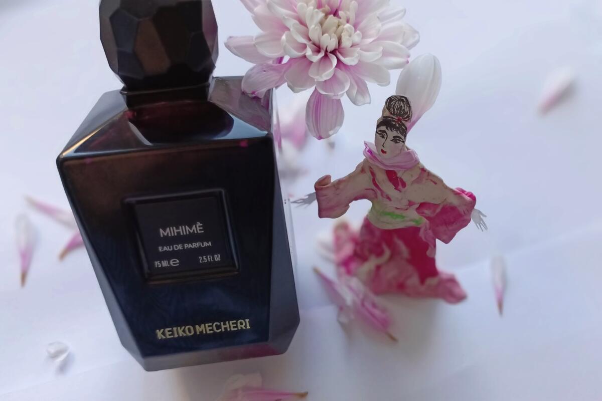 عطر ادکلن میهیمه کایکو مچری - Mihime Keiko Mecheri - بررسی، قیمت و خرید