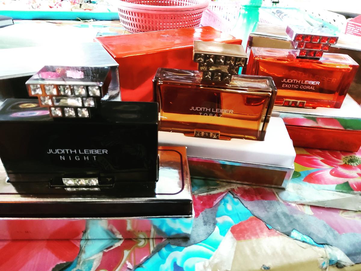 عطر ادکلن تاپاز جودیت لیبر - Topaz Judith Leiber - بررسی، قیمت و خرید