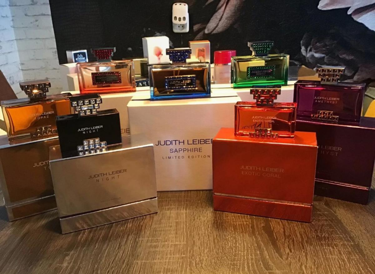 عطر ادکلن روبی جودیت لیبر - Ruby Judith Leiber - بررسی، قیمت و خرید