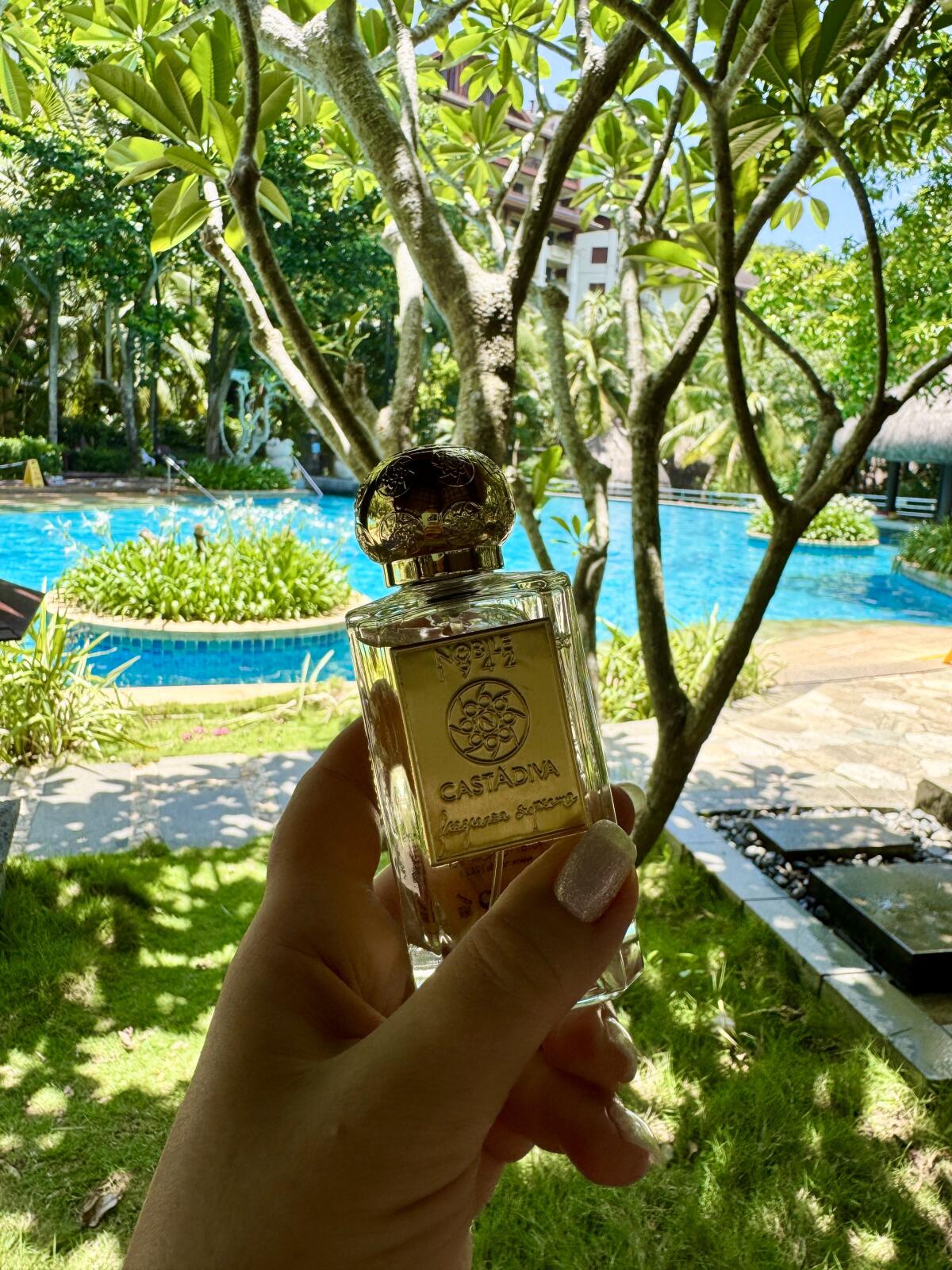 عطر ادکلن کاستا دیوا نوبیل ۱۹۴۲ - Casta Diva Nobile 1942 - بررسی، قیمت و خرید