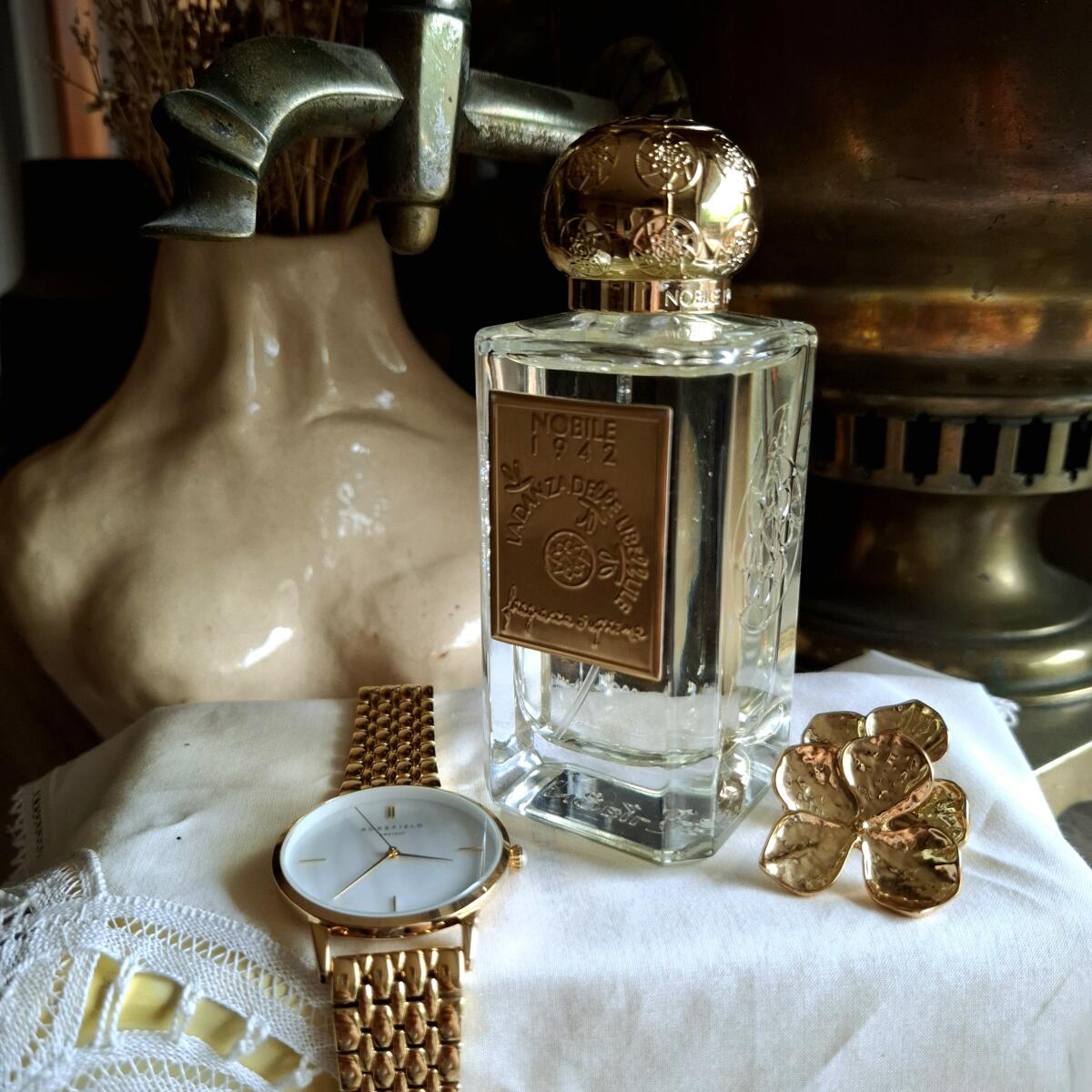 عطر ادکلن لادانزا دل لیبلولی نوبیل ۱۹۴۲ - La Danza delle Libellule Nobile 1942 - بررسی، قیمت و خرید