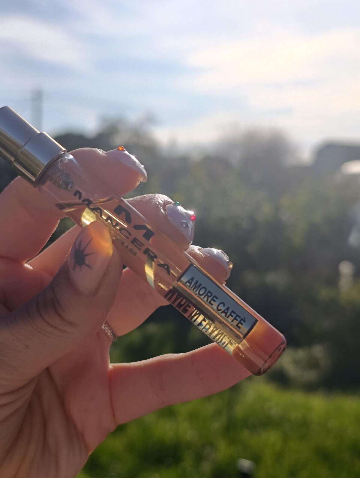 عطر ادکلن آموره کافه منسرا - Amore Caffè Mancera - بررسی، قیمت و خرید