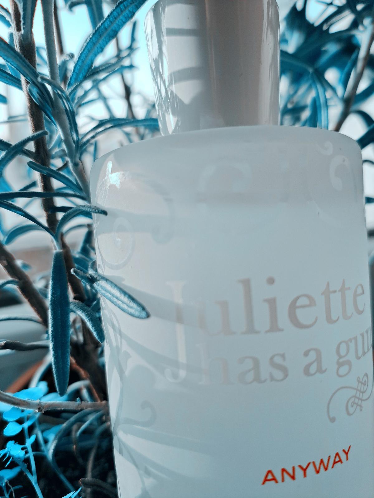 عطر ادکلن انیوی جولیت هز ای گان - Anyway Juliette Has A Gun - بررسی، قیمت و خرید