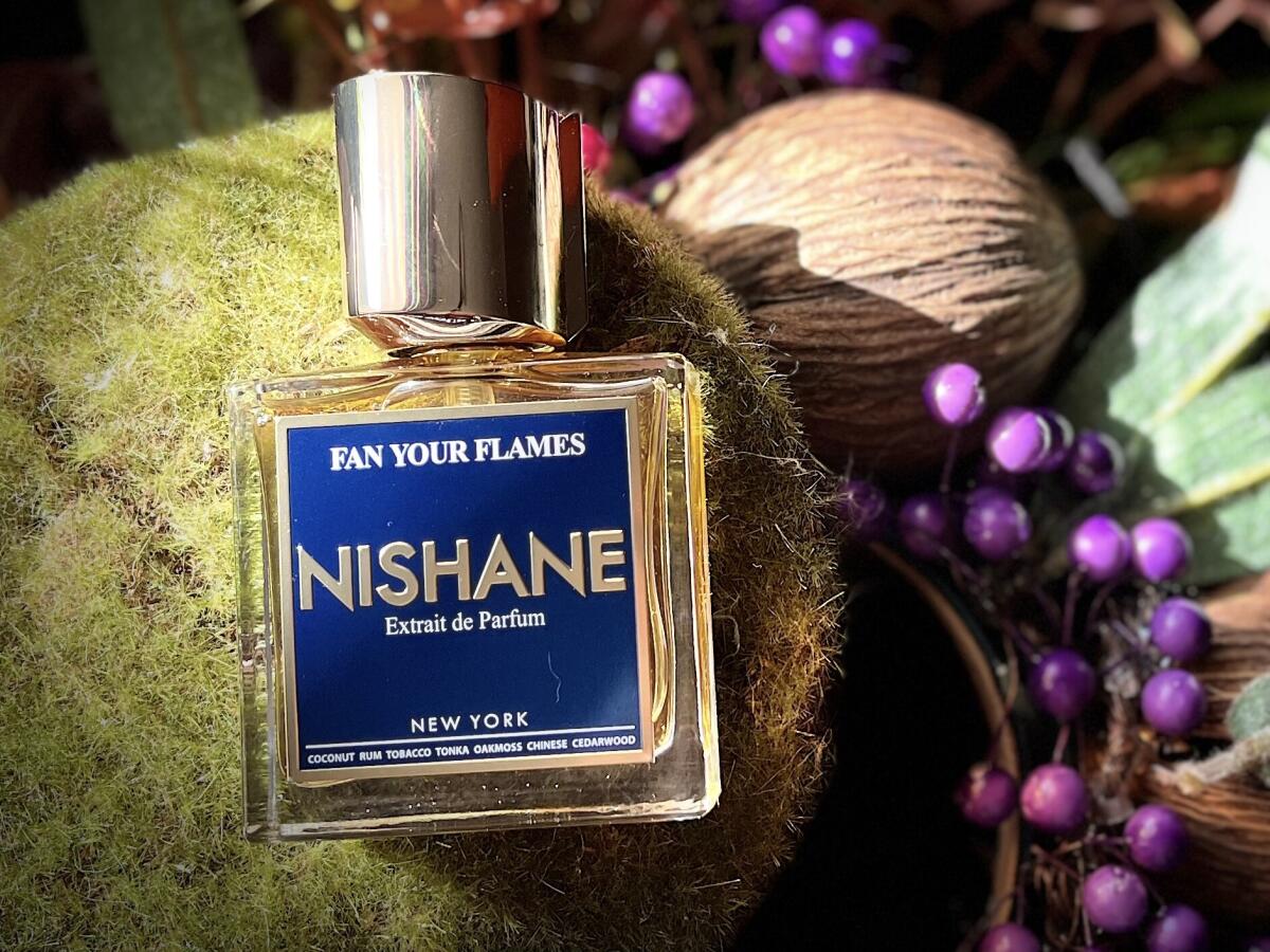 عطر ادکلن فن یور فلیمز نیشانه - Fan Your Flames Nishane - بررسی، قیمت و خرید