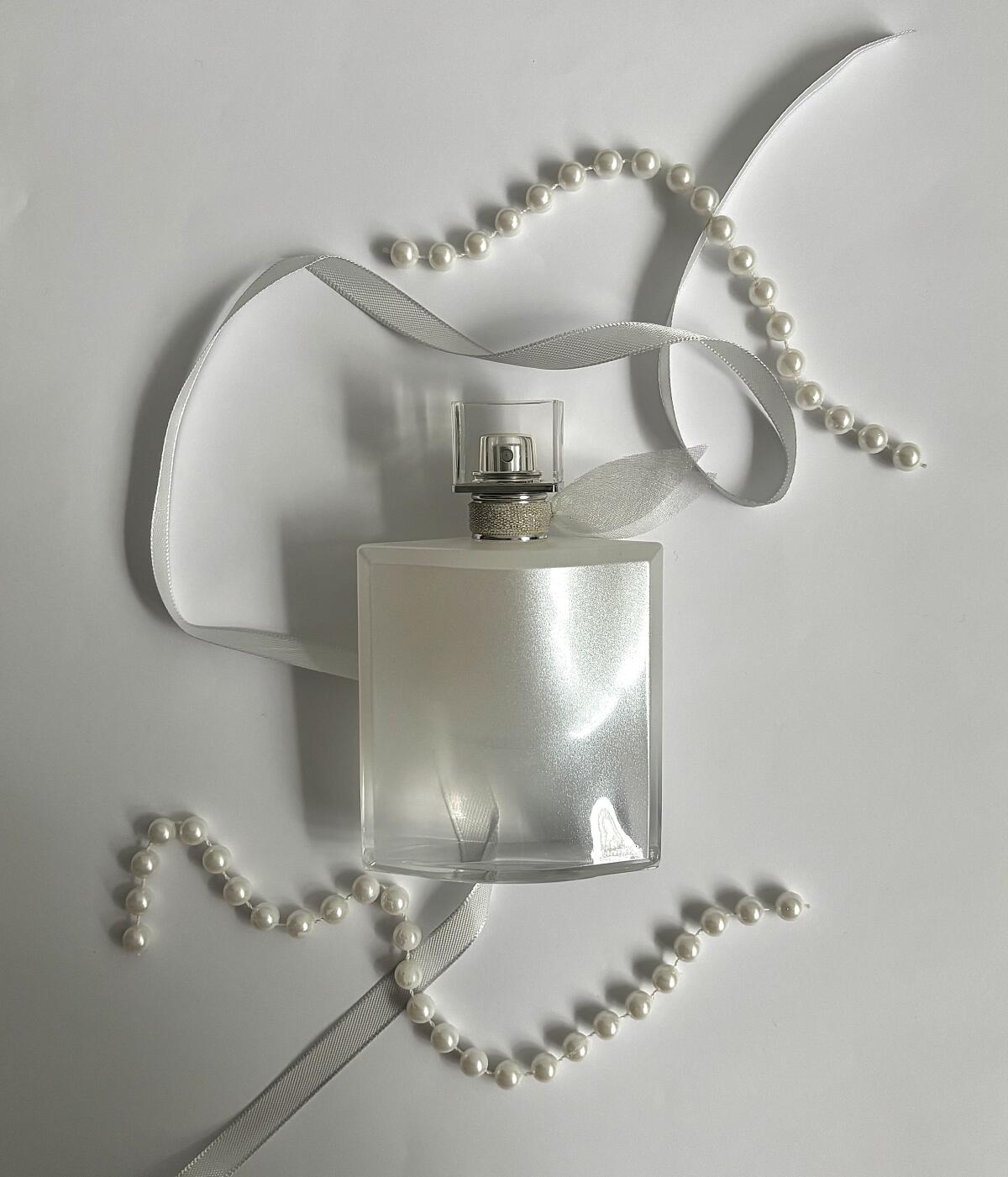 عطر ادکلن لا ویه است بل لو دو پغفم بلانش لانکوم - La Vie est Belle L'Eau de Parfum Blanche Lancôme - بررسی، قیمت و خرید