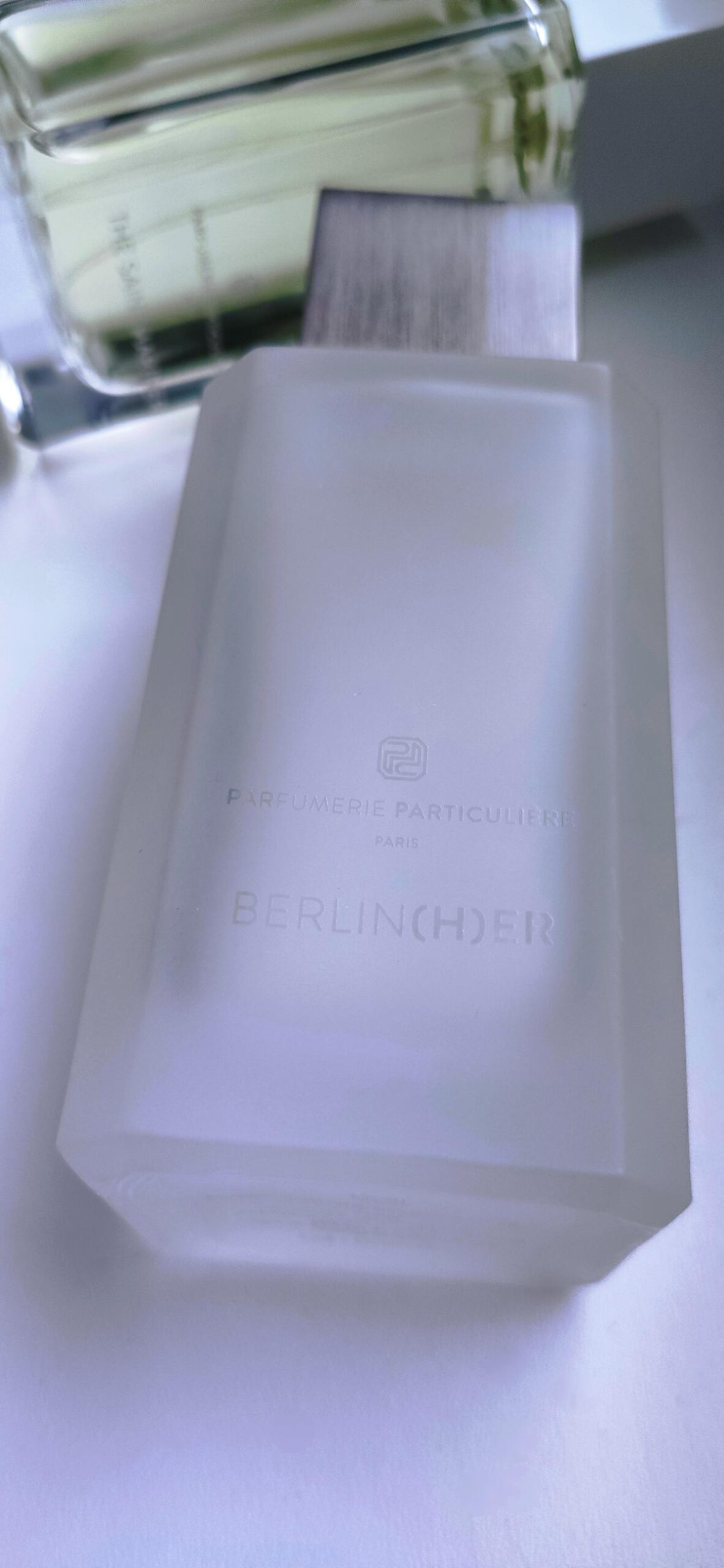 عطر ادکلن برلینر پرفیومری پارتی‌کولیه - Berlin(h)er Parfumerie Particulière - بررسی، قیمت و خرید