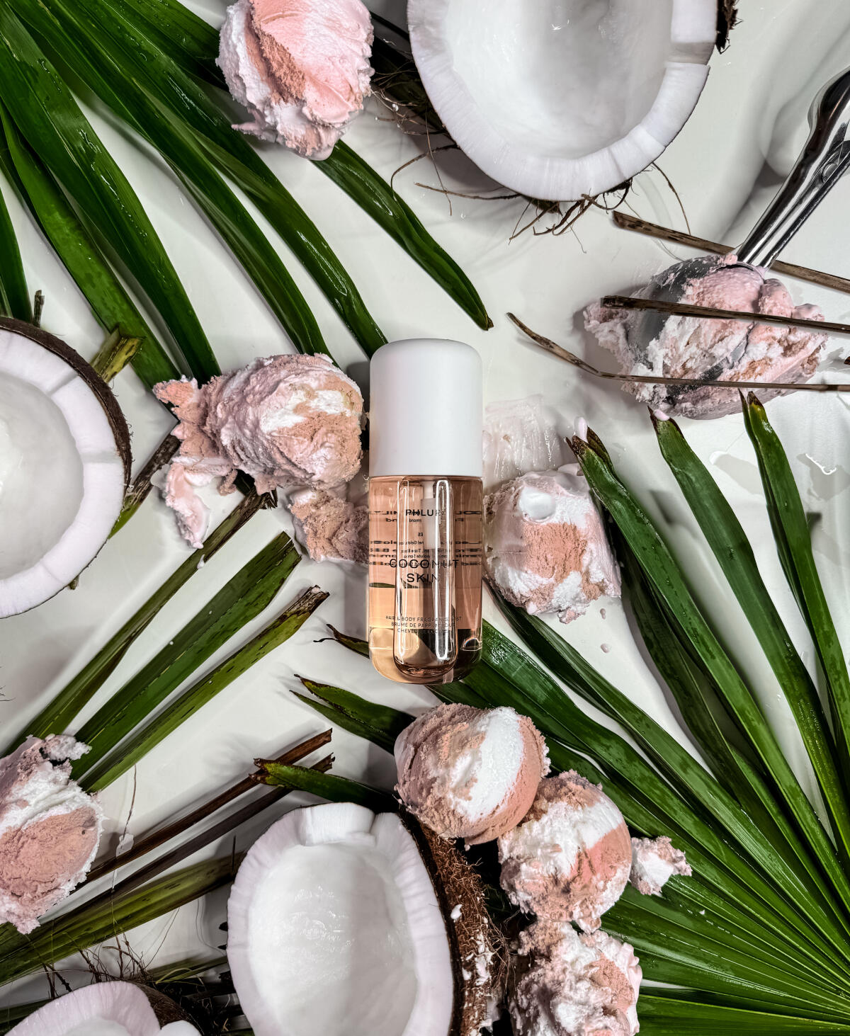 عطر ادکلن کوکونات اسکین فلور - Coconut Skin Phlur - بررسی، قیمت و خرید