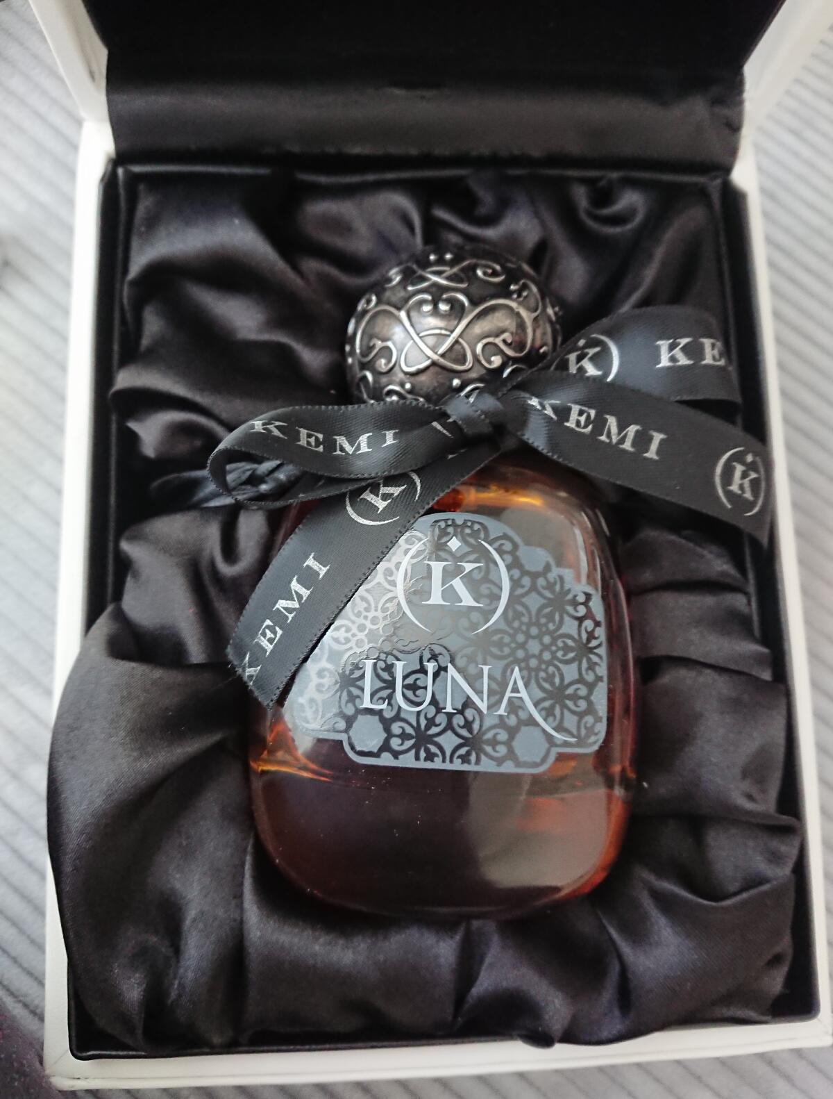 عطر ادکلن لونا کمی بلِندینگ مجیک - Luna Kemi Blending Magic - بررسی، قیمت و خرید