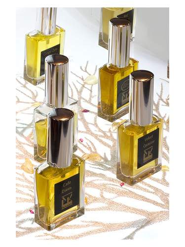 عطر ادکلن لیتا پی‌کی پرفیومز - Lita PK Perfumes - بررسی، قیمت و خرید