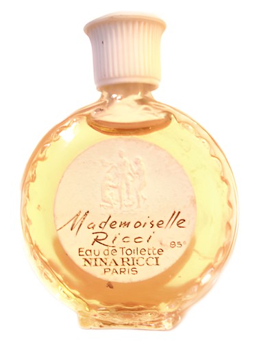 عطر ادکلن مادموازل ریکی نینا ریچی - Mademoiselle Ricci (1967) Nina Ricci - بررسی، قیمت و خرید