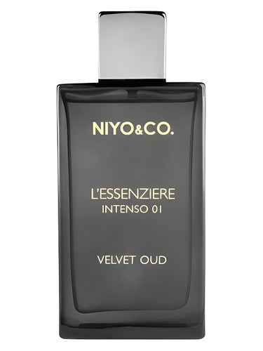 عطر ادکلن لِسِنزیِره اینتنسو زیرو وان وِلوِت اوود نایو اند کو - L'essenziere intenso 01 Velvet Oud NIYO&CO - بررسی، قیمت و خرید
